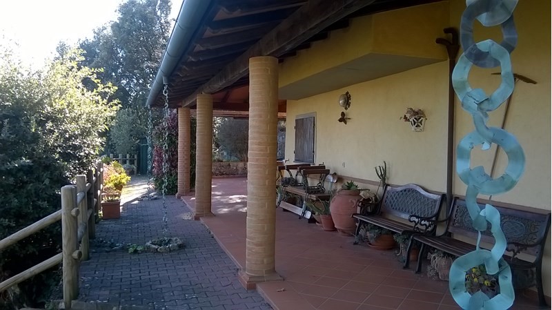 Villa in Vendita a Pietrasanta, zona CAPEZZANO MONTE, 650'000€, 130 m², arredato