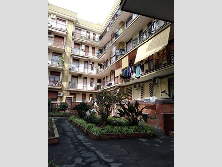 Appartamento in Vendita a Catania, zona VIALE MARIO RAPISARDI, 130'000&euro;, 110 m², arredato