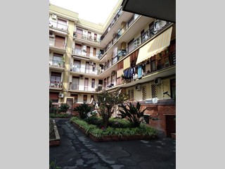 Appartamento in Vendita a Catania, zona VIALE MARIO RAPISARDI, 130'000&euro;, 110 m², arredato