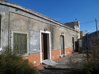 Casale in Vendita a Trecastagni, zona centro, 155'000€, 100 m²