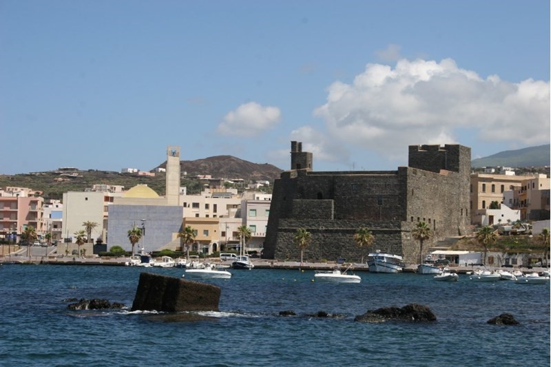 Immobile commerciale in Vendita a Pantelleria, zona CENTRO, 50'000&euro;, 100 m²