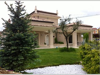 Villa in Vendita a Terni, 1'000'000€, 450 m², con Box