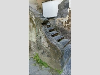 Trilocale in Vendita a Napoli, zona Vico dei Maiorani, 250'000€, 80 m²