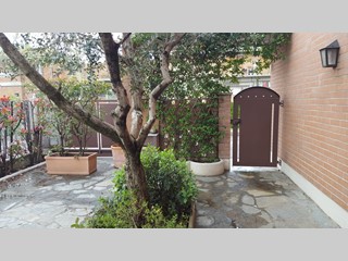 Villa in Vendita a Parma, zona sidoli, 600'000€, 244 m², arredato