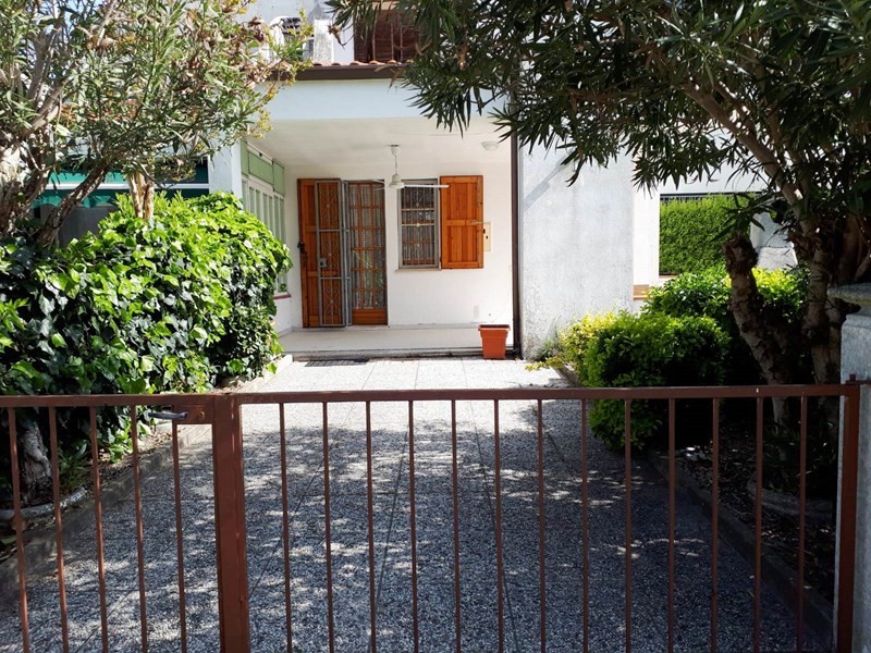 Villetta a schiera in Vendita a Comacchio, zona LIDO DI VOLANO , 85'000€, 55 m², arredato