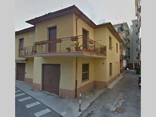 Immobile commerciale in Vendita a Imperia, zona Riva Ligure, 76'000€, 80 m²