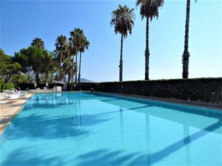 Bilocale in Vendita a Sanremo, zona Portosole, 200'000€, 57 m²