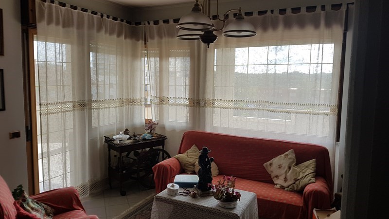 Attico in Vendita a Pomezia, 380'000€, 200 m²