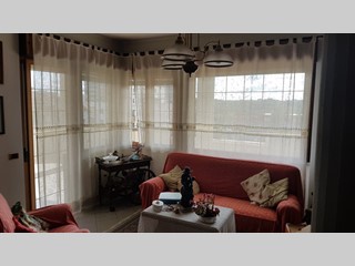 Attico in Vendita a Pomezia, 380'000€, 200 m²