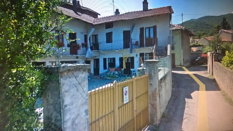 Casale in Vendita a Condove, 130'000€, 250 m²