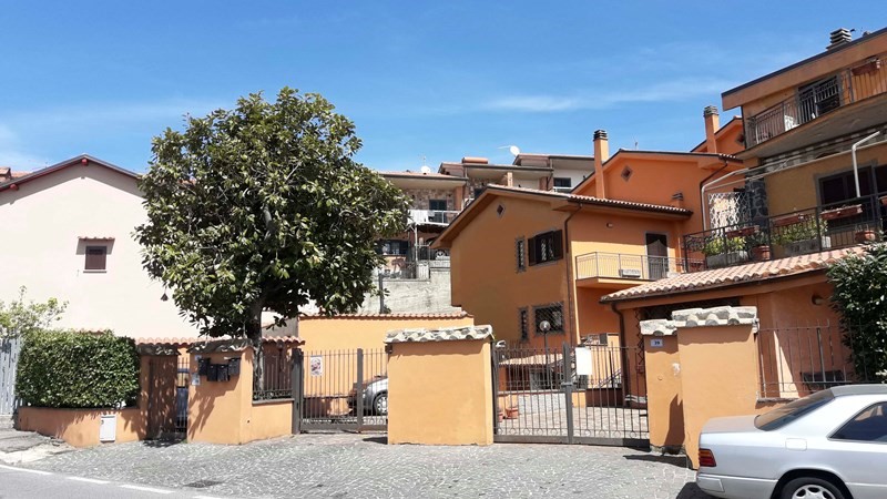 Villa in Vendita a Rocca Priora, 290'000€, 180 m²