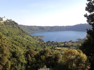 Quadrilocale in Vendita a Nemi, zona LAGO, 155'000€, 70 m²