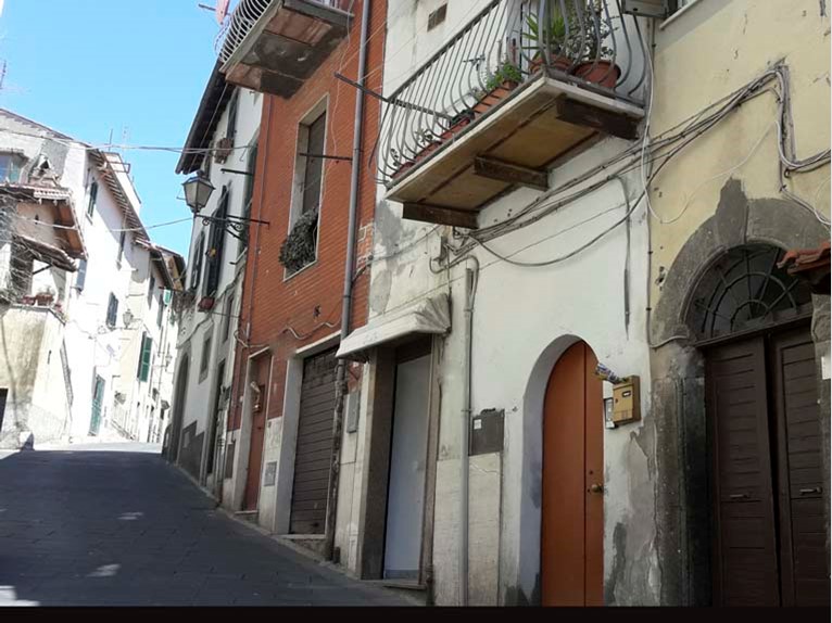 Negozio in Affitto a Ariccia, zona CENTRO STORICO, 400€, 30 m²
