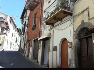 Negozio in Affitto a Ariccia, zona CENTRO STORICO, 400€, 30 m²