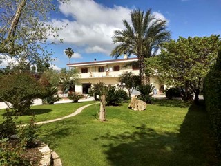 Villa in Vendita a Latina, zona BORGO SAN MICHELE, 570'000€, 450 m²