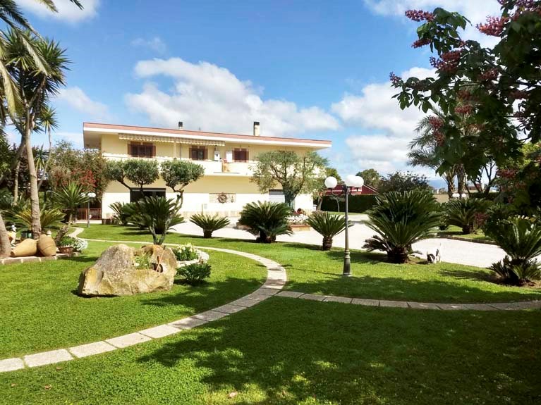 Villa in Vendita a Latina, zona BORGO SAN MICHELE, 570'000€, 450 m²
