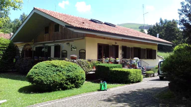 Villa in Vendita a Rocca Priora, zona VIA TUSCOLANA, 440'000€, 300 m²