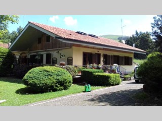 Villa in Vendita a Rocca Priora, zona VIA TUSCOLANA, 440'000€, 300 m²