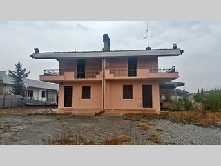 Villa bifamiliare in Affitto a San Zeno Naviglio, 1'400€, 160 m²