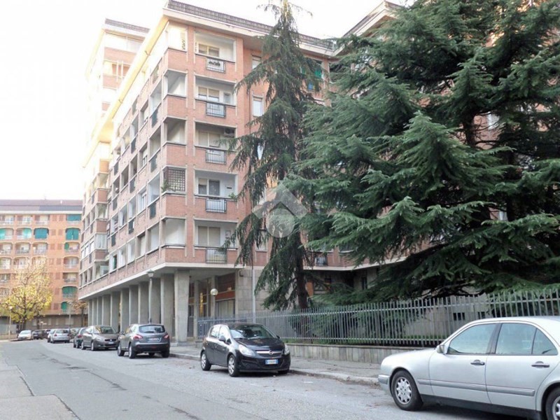Appartamento in Affitto a Torino, zona mirafiori sud, 680€, 130 m²