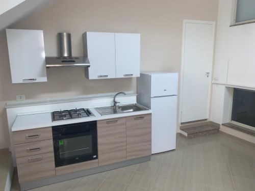 Casa Indipendente in Affitto a Rosolini, zona Via Gubernale n.17, 75 m², arredato