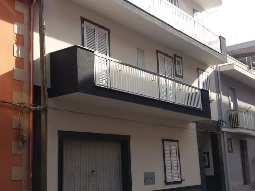 Casa Indipendente in Vendita a Rosolini, zona Via Montanara, 250'000€, 200 m²