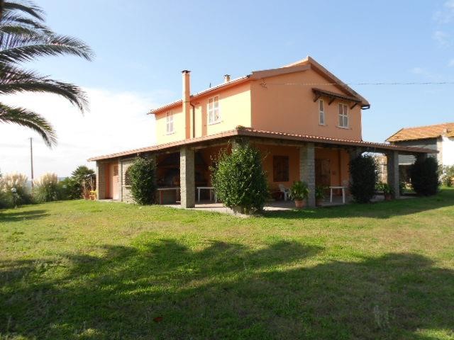 Casa Indipendente in Vendita a Tuscania, zona Montebello, 199'000€, 200 m², arredato