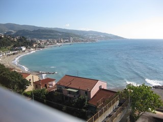 Bilocale in Affitto a Sanremo, zona Bussana Nuova, 1'400€, 50 m², arredato