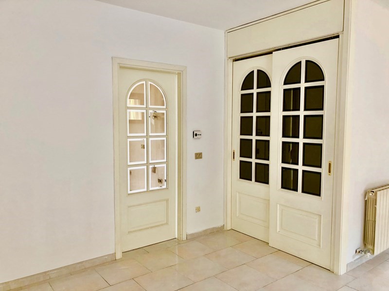 Appartamento in Vendita a Terni, zona Via Sirio, 106'000€, 129 m²