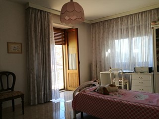 Casa Indipendente in Vendita a Samugheo, zona Centro, 57'000€, 200 m², con Box