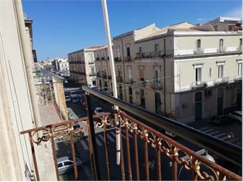 Trilocale in Vendita a Siracusa, zona CORSO UMBERTO, 89'000&euro;, 50 m²