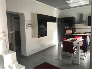 Trilocale in Vendita a Siracusa, zona VIALE ZECCHINO, 69'000&euro;, 80 m²