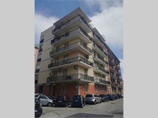 Trilocale in Vendita a Siracusa, zona Santa Panagia, 110'000&euro;, 95 m²