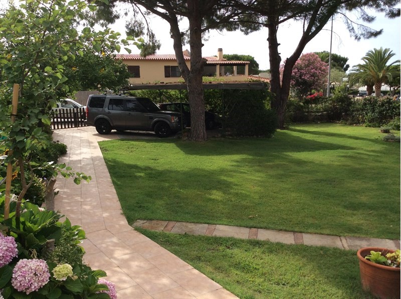 Villetta a schiera in Affitto a Cagliari, zona Costa Rej , 60 m²