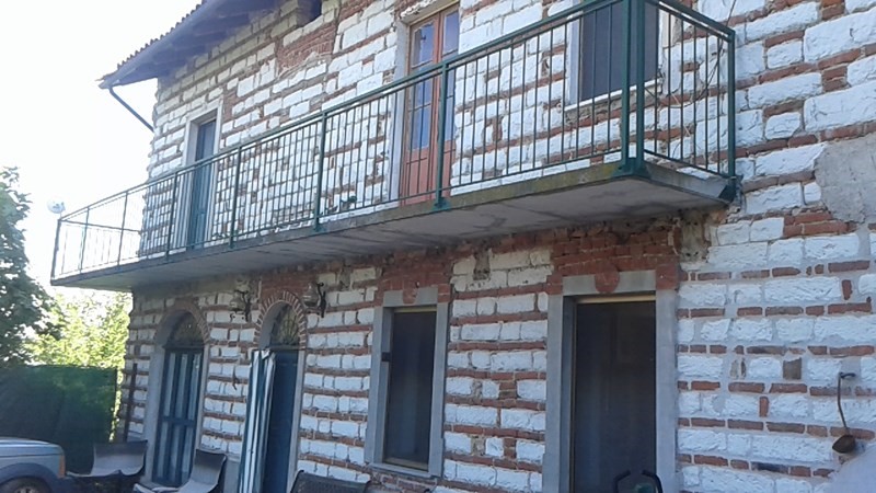 Casa Indipendente in Vendita a Camino, zona Brusaschetto, 85'000€, 200 m²