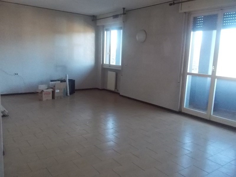Quadrilocale in Vendita a Gallarate, 75'000€, 140 m²