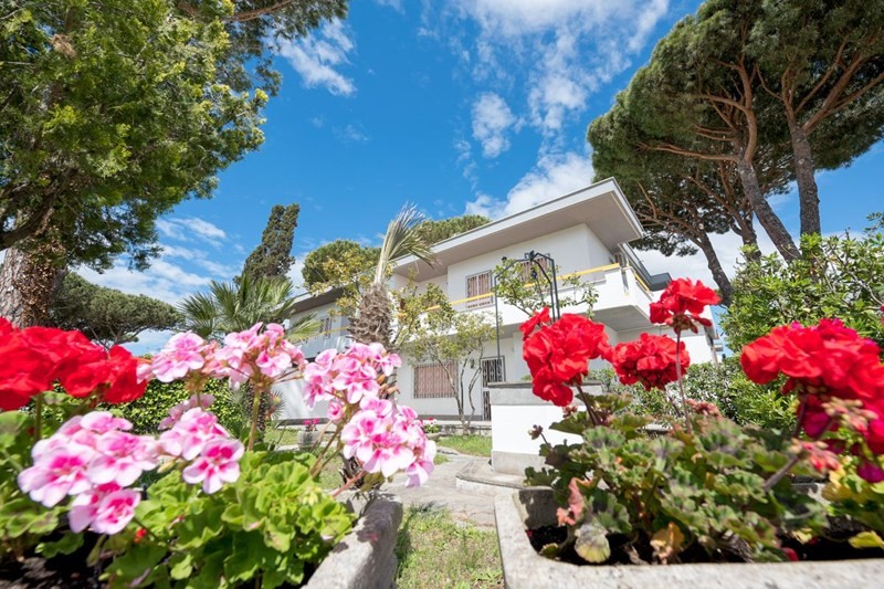 Villa bifamiliare in Vendita a Terracina, 280'000€, 100 m², arredato