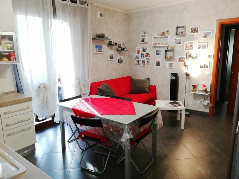 Bilocale in Vendita a Vidigulfo, zona zona centrale - campo da calcio, 96'000&euro;, 57 m², con Box