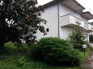 Villa in Vendita a Artena, zona Contrada Maiotini, 215'000€, 250 m², con Box