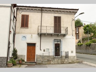 Casa Semi Indipendente in Vendita a Roccavignale, zona Valzemola, 140'000€, 190 m²