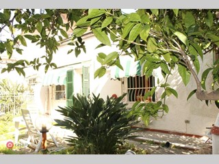 Trilocale in Vendita a Loano, zona zona Poeti, 245'000€, 77 m², arredato