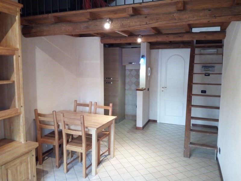 Mansarda in Affitto a Sermide e Felonica, zona Centro Storico, 380€, 70 m², arredato