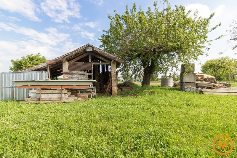 Casale in Vendita a Treviso, zona maser, 265'000€, 350 m²