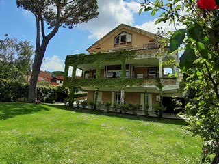 Immobile commerciale in Vendita a Monte Porzio Catone, zona CAPPELLETTE, 1'195'000€, 500 m²