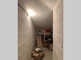 Magazzino in Vendita a Roma, zona VALLE FIORITA , 2'900€, 7 m²