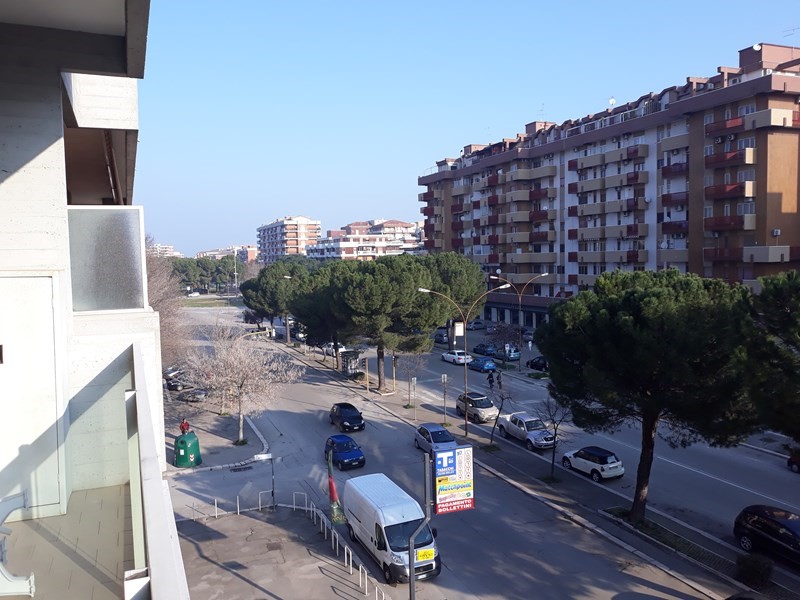 Appartamento in Vendita a Foggia, zona Provincia- via Telesforo , 158&euro;, 91 m²