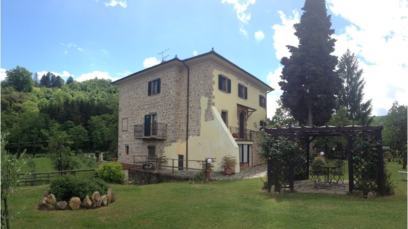Casale in Vendita a Castel del Piano, zona via del Gallaccino 23, 990'000€, 500 m², arredato