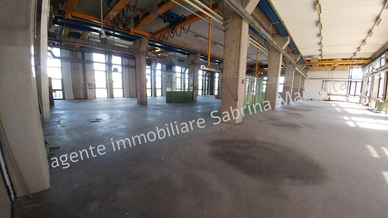Immobile commerciale in Affitto a Bruino, 6'300€, 3000 m²