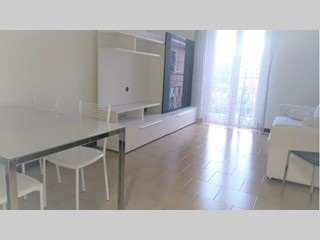 Bilocale in Affitto a Milano, zona BAGGIO, 1'000€, 75 m², arredato