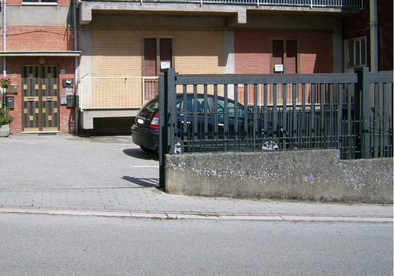 Appartamento in Vendita a Castelpoto, zona centrale, 35'000€, 100 m², arredato, con Box